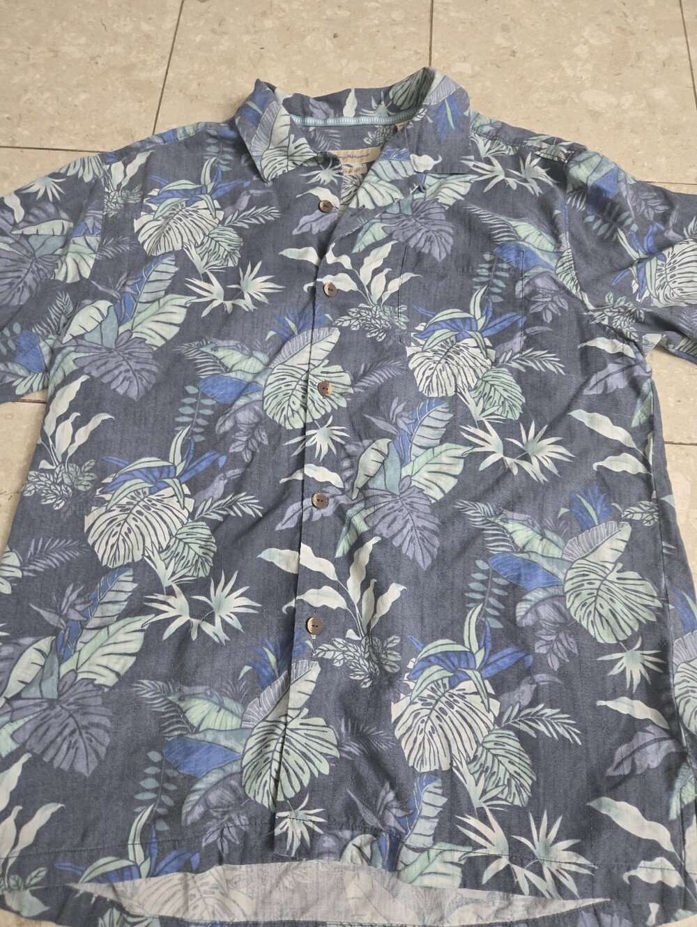 Men's Tommy Bahama Floral Hawaiian Button Down - Large Original Fit
